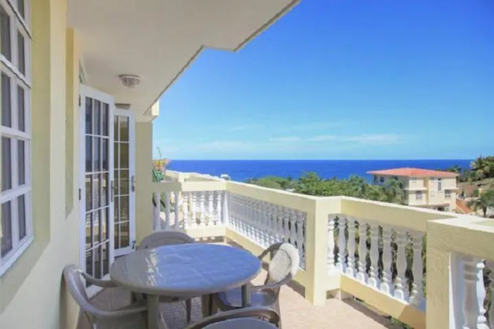 Penthouse, Rooftop Terrace, WiFi and Views, PRV 304