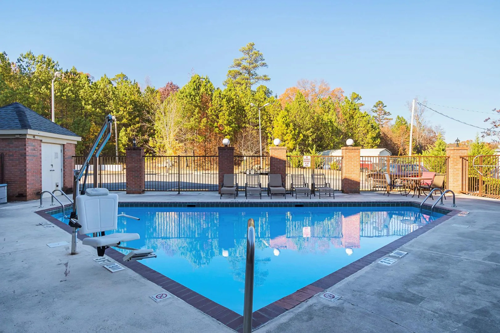 Red Roof Inn & Suites Scottsboro