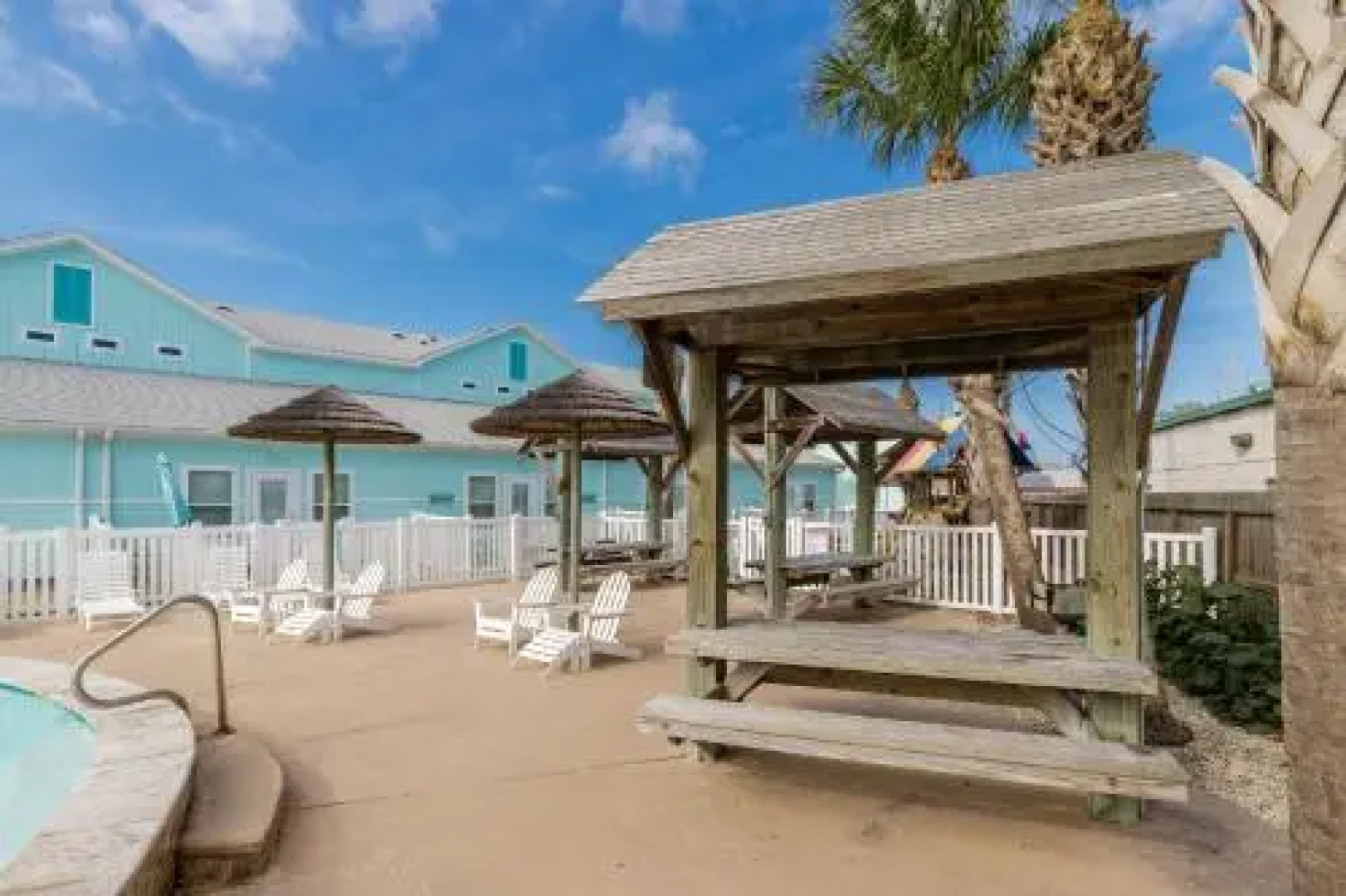 Nemo Cay Resort D118 by RedAwning