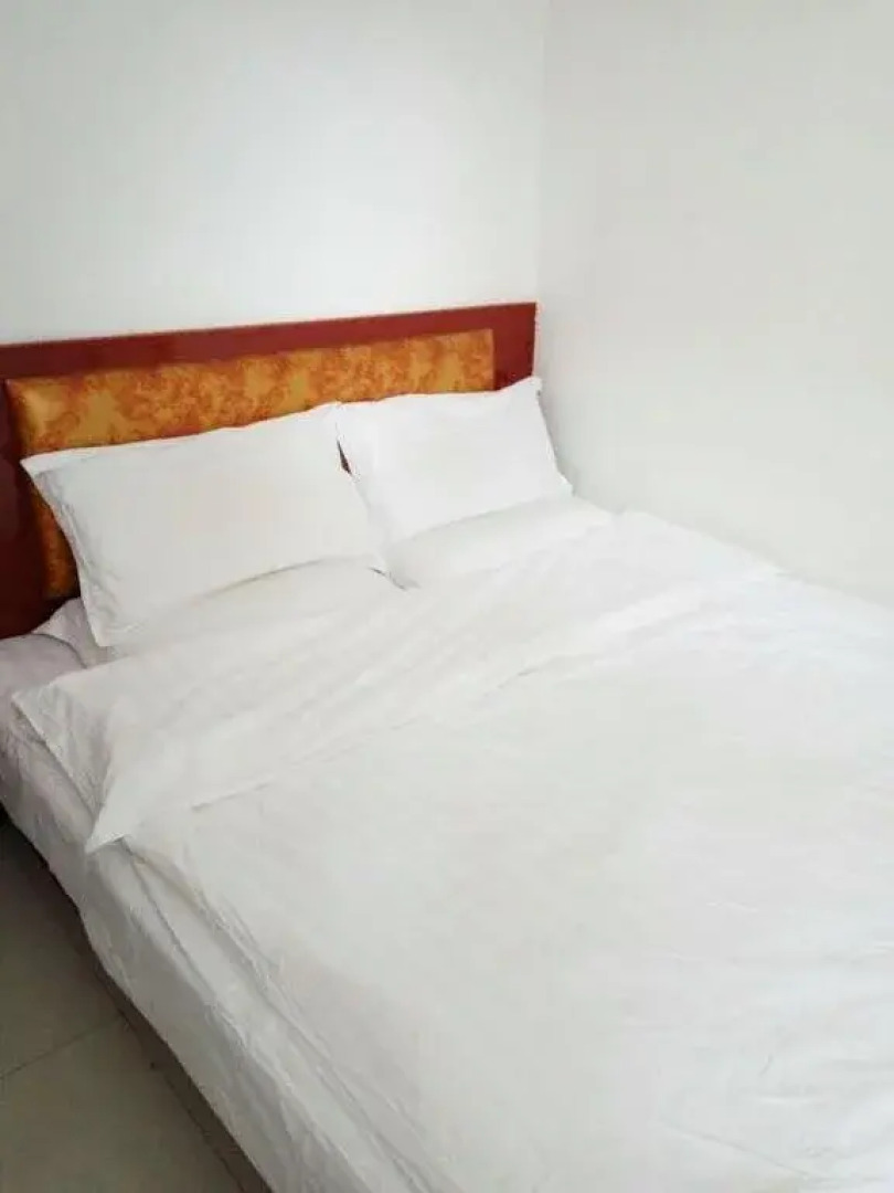 Xinglong Jiahong Inn