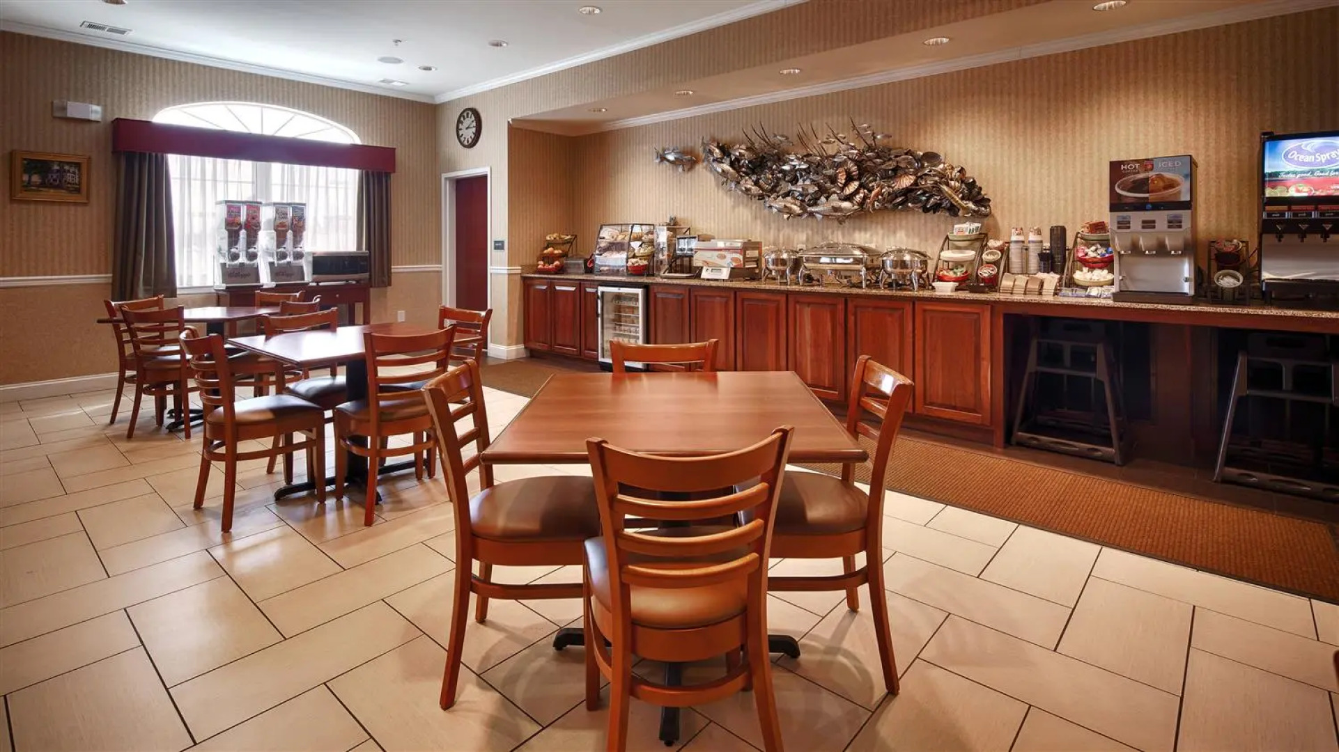 Best Western Plus Easton Inn & Suites