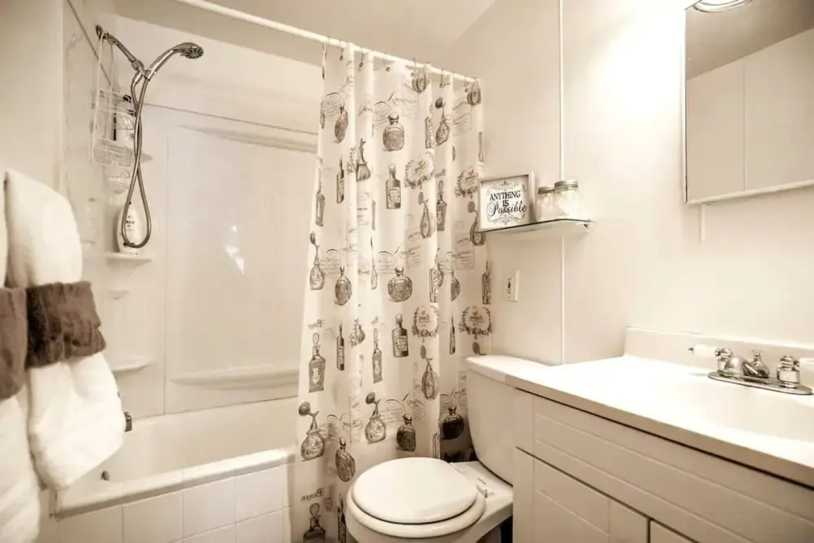 Automaniac Spot in the Heart of Pontiac 3 Beds 2 Baths