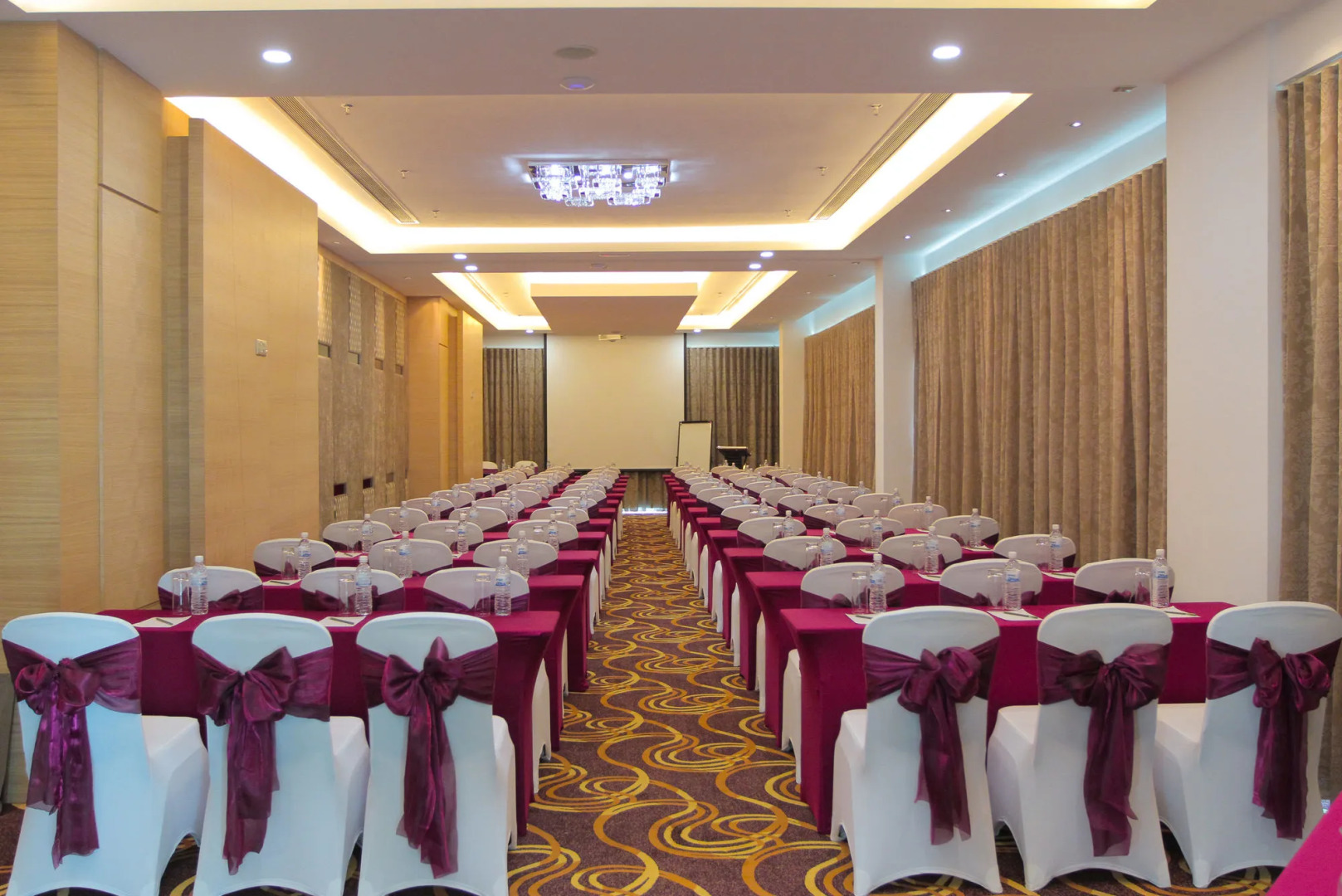 Greens Hotel & Suites