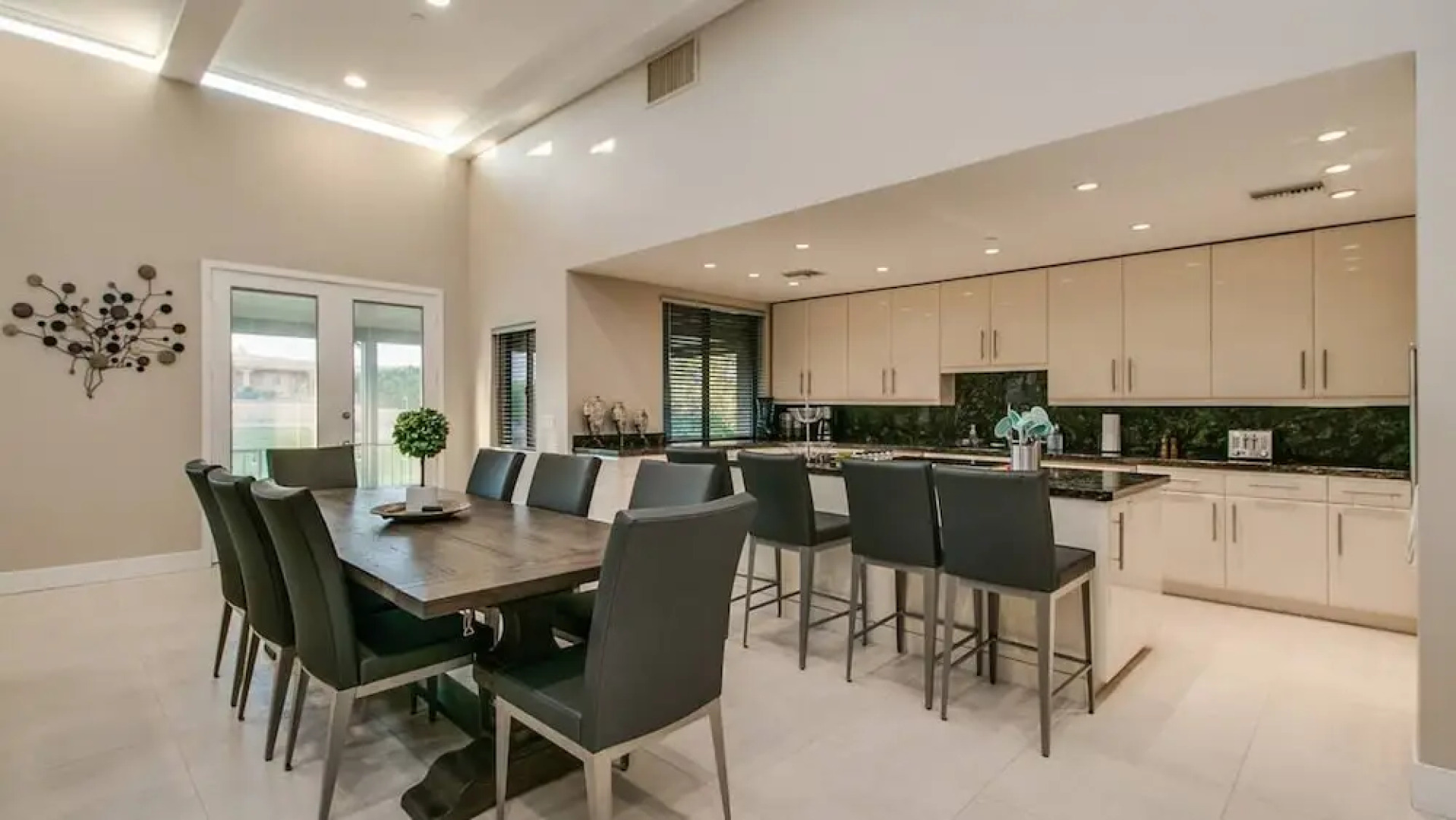 Luxe 4 Bdrm W/pool and Spa on Golf Course Lot!