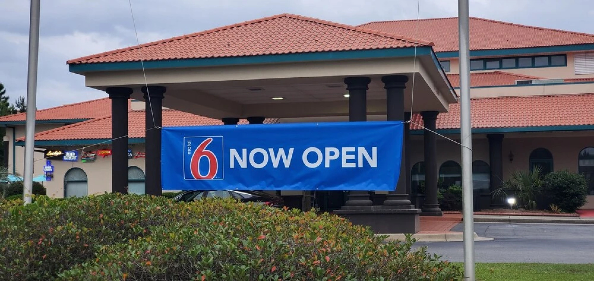 Days Inn & Suites by Wyndham Savannah Gateway I 95 And 204