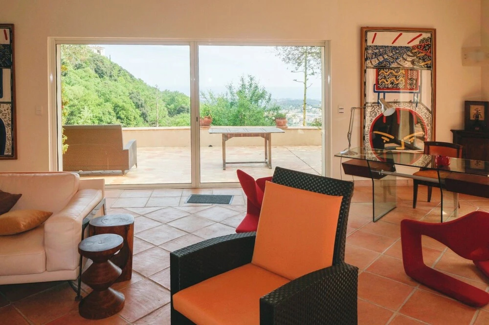 A Luxurious, 5-bedroom Villa in Vence With a Swimming Pool and Spaciou