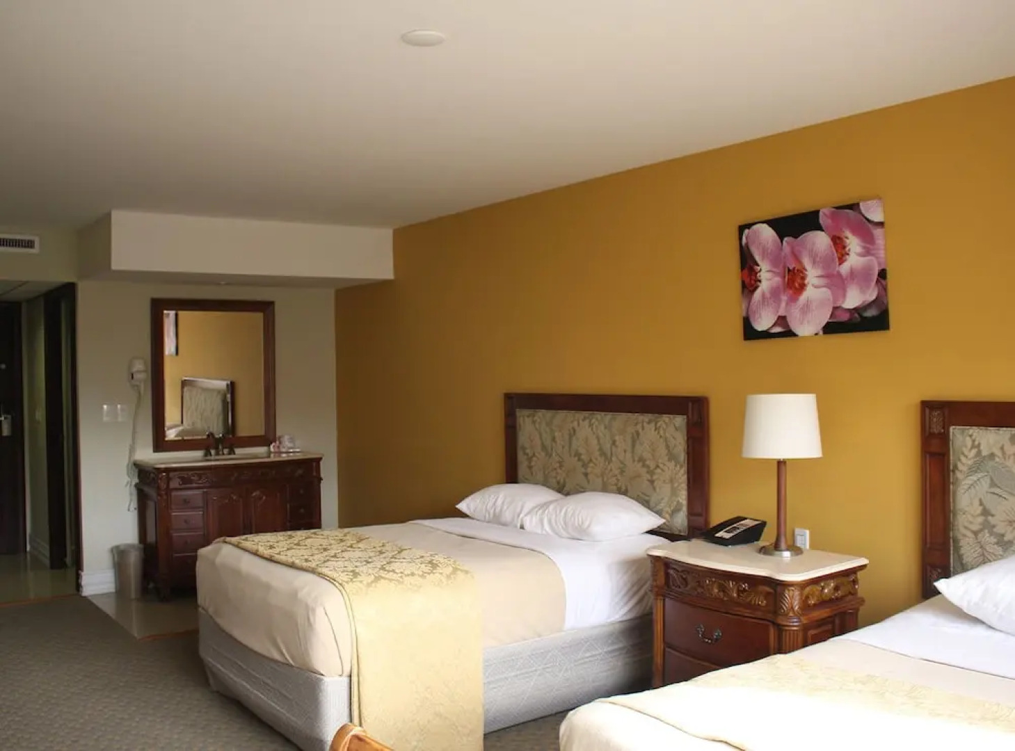 Clarion Hotel & Suites Curacao