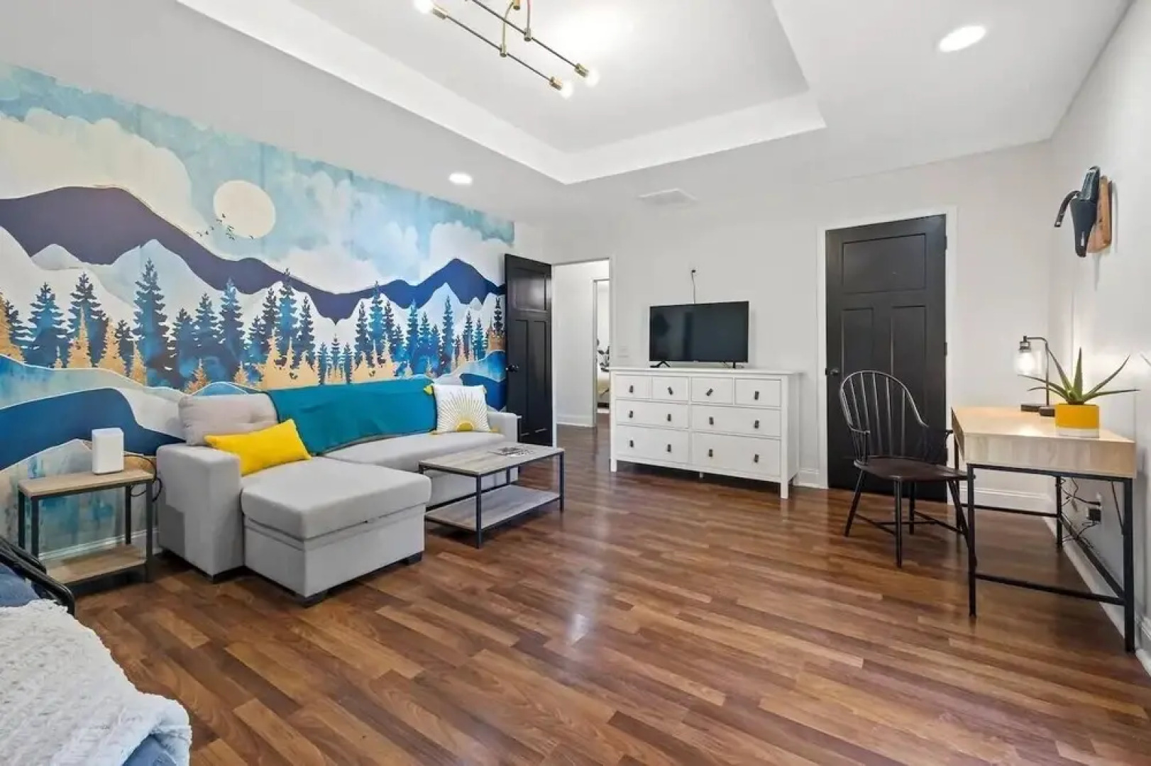 Tunnel Vision Trail Home -8 Min From Lake Windsor! 4 Bedroom Home by Redawning