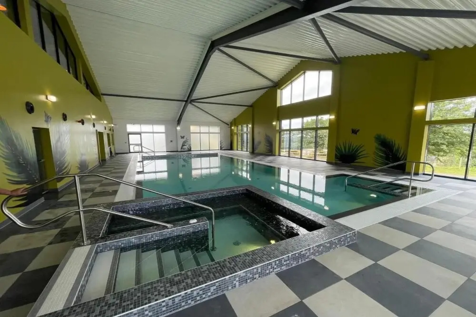 2 Bed Lodge Sleeps 6 - Holiday Park, Parking, Pets