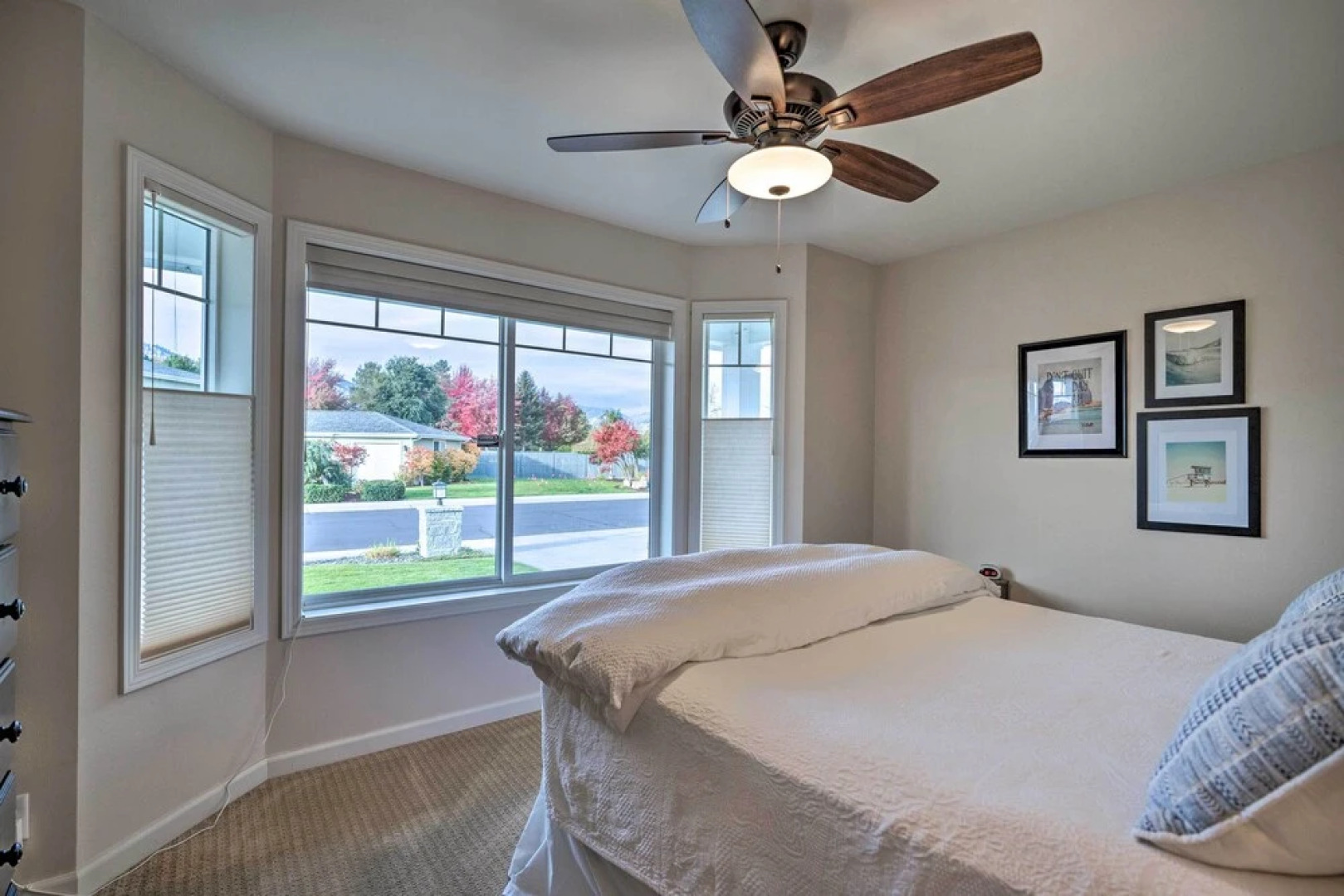 Family Home on Lake Chelan With Mtn + Lake View!