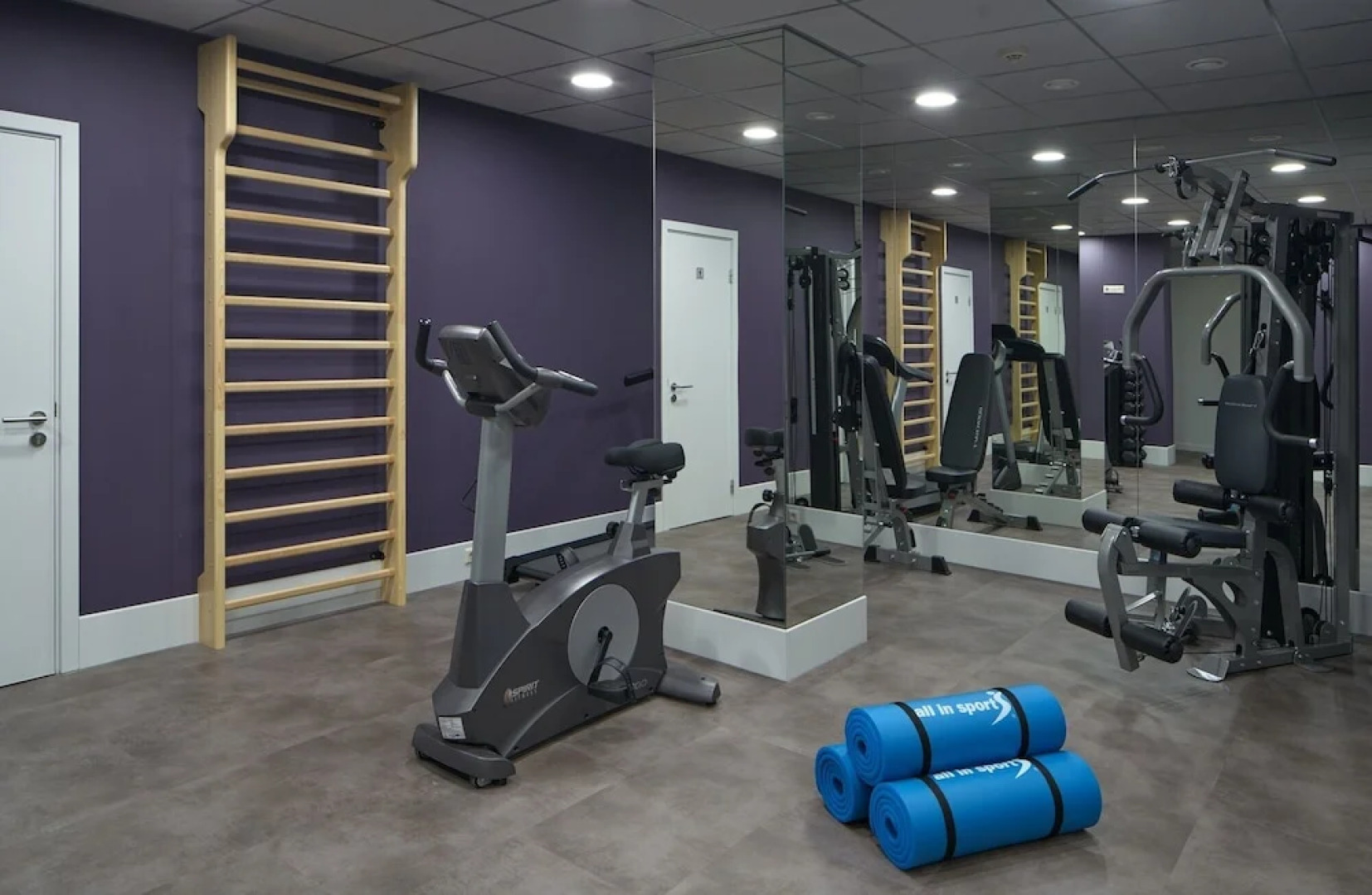 Отель Amber Sea