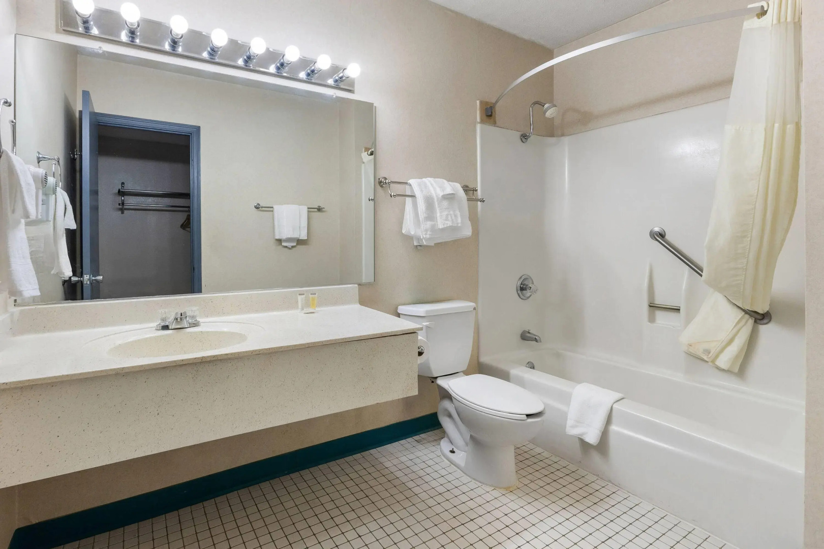 Days Inn by Wyndham Madisonville