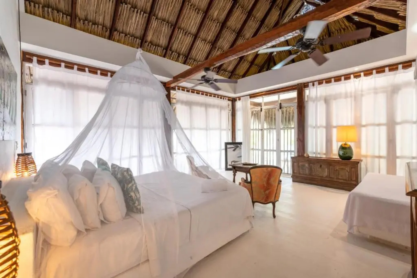 Isla Rosa Boutique by NOMAD GURU