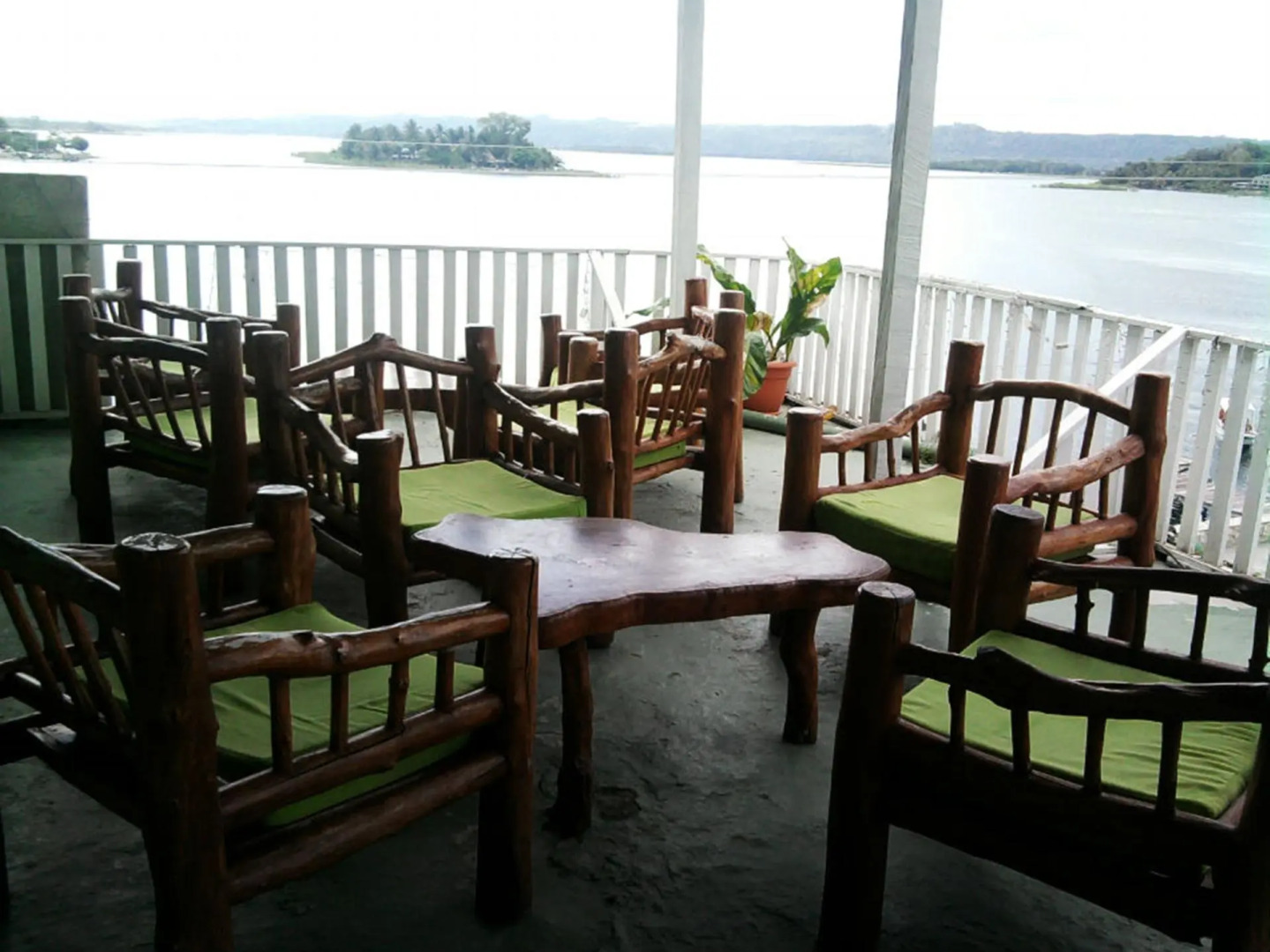 Green World The Hostel