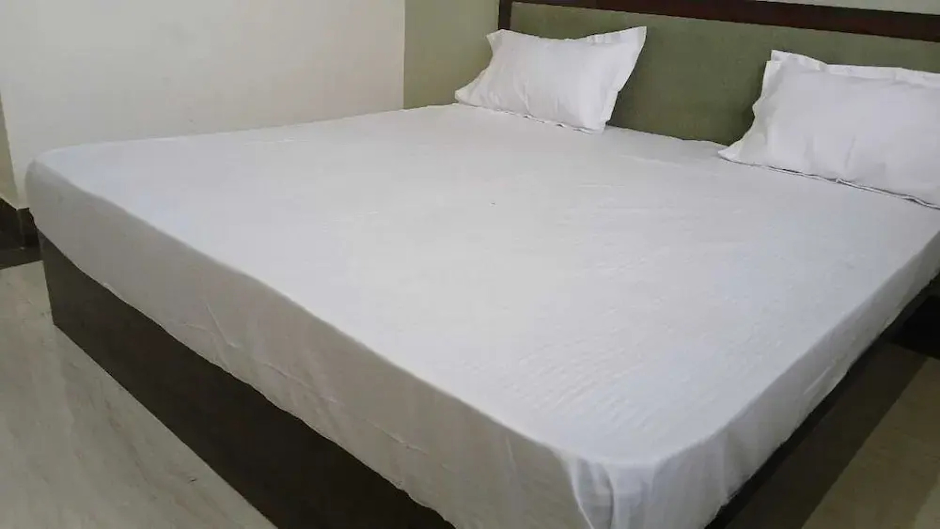 J.R Palace Hotel & Banquet