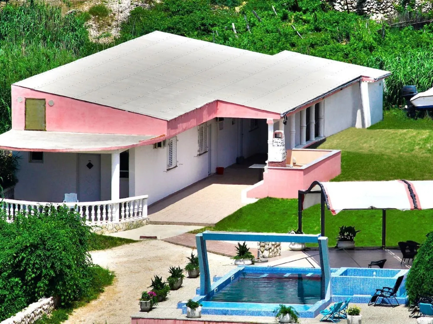 Quaint Holiday Home in Metajna With Terrace