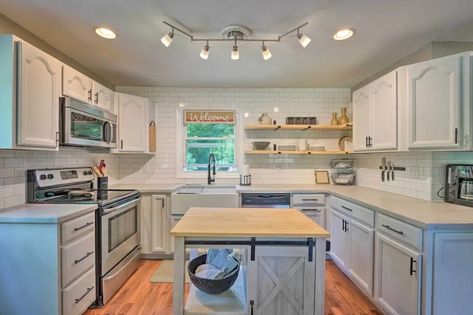 'owl's Nest' Hideaway < 15 Mi to Asheville!