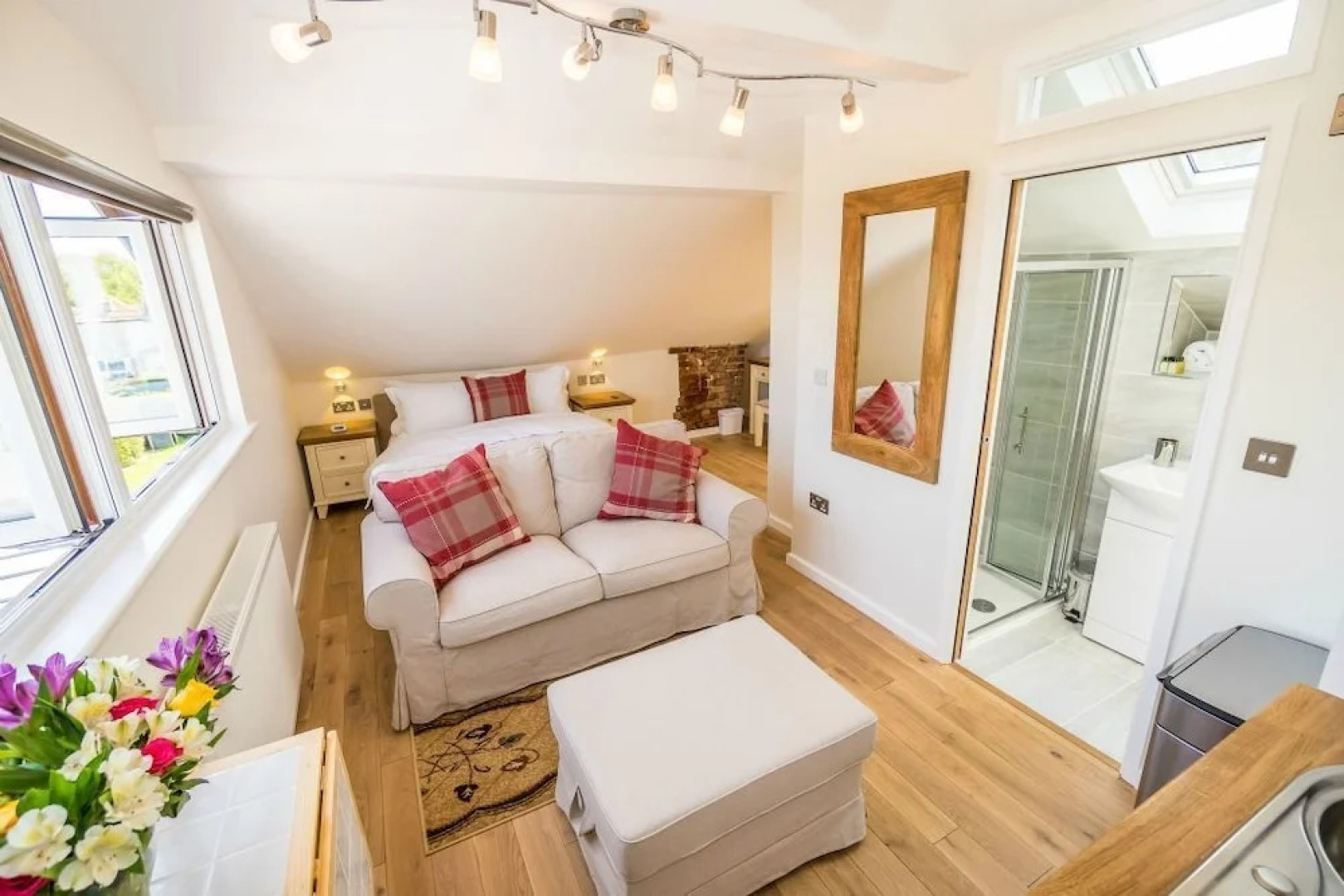 Sea View Holiday Flat - Covehurst Bay