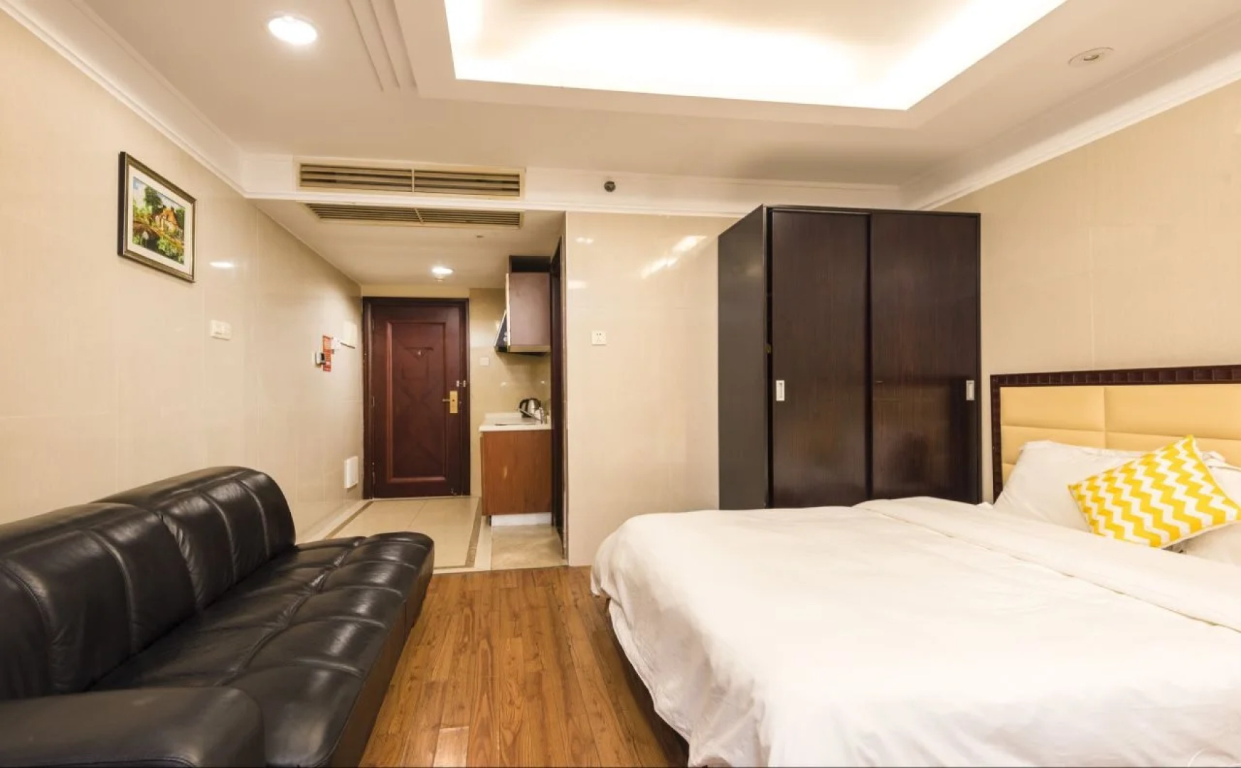 Orange Guangzhou Grand Continental Service Apartment Branch