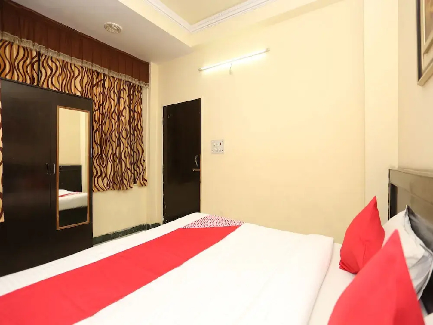 OYO 15848 Hotel Mahajan Palace