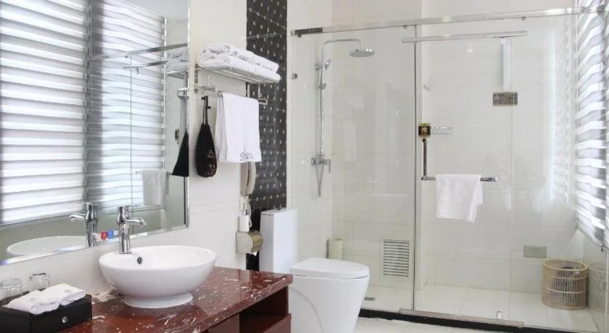 Jiuquan Longteng Hotel