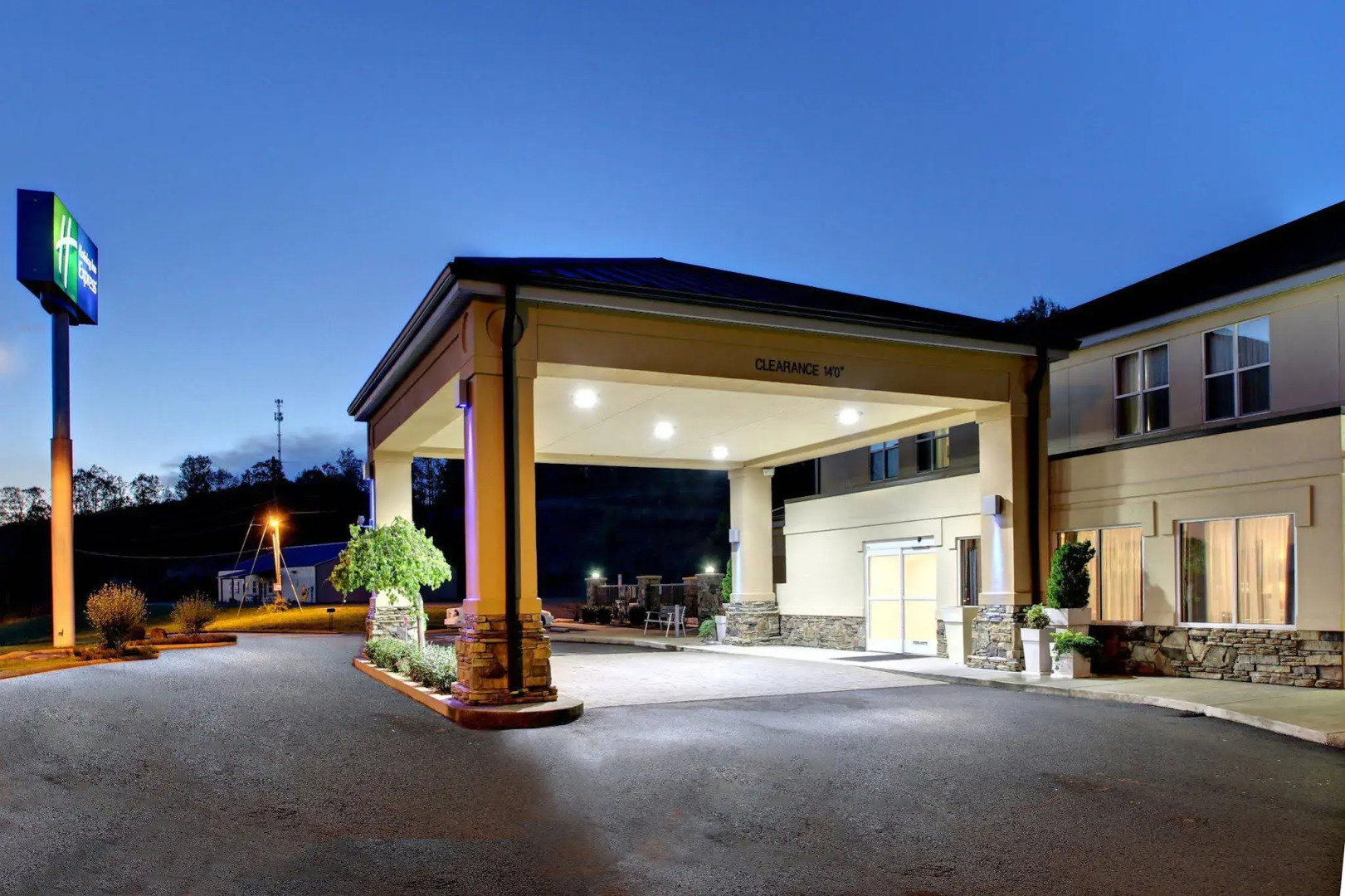 Holiday Inn Express Hurricane by IHG