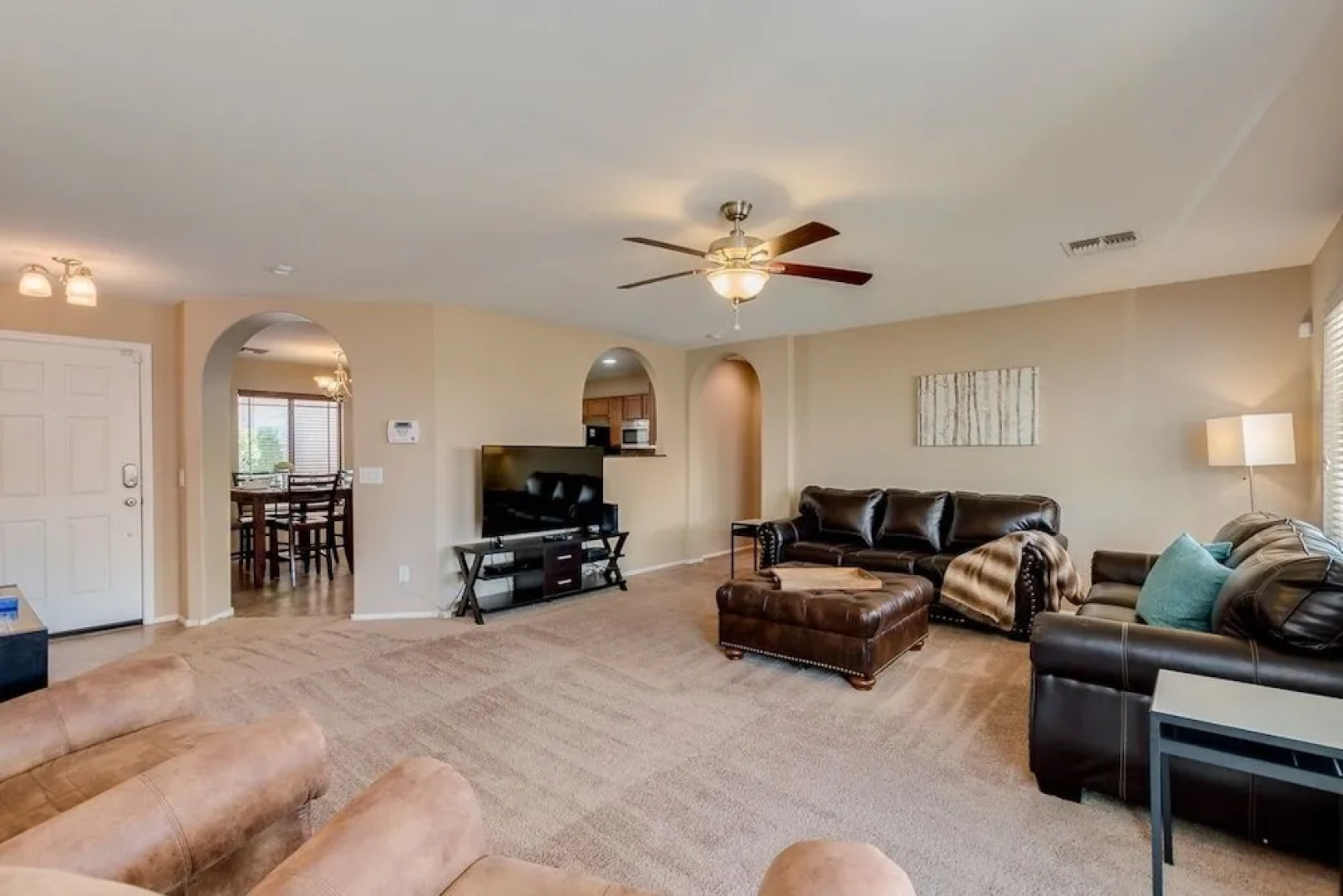 Stratford Place - 4 Br home by RedAwning