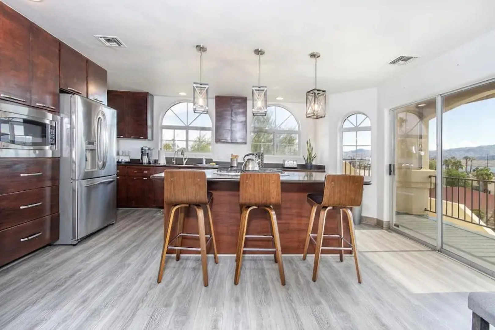 Luxury Estate in Prime Location w Panoramic views of Lake Havasu