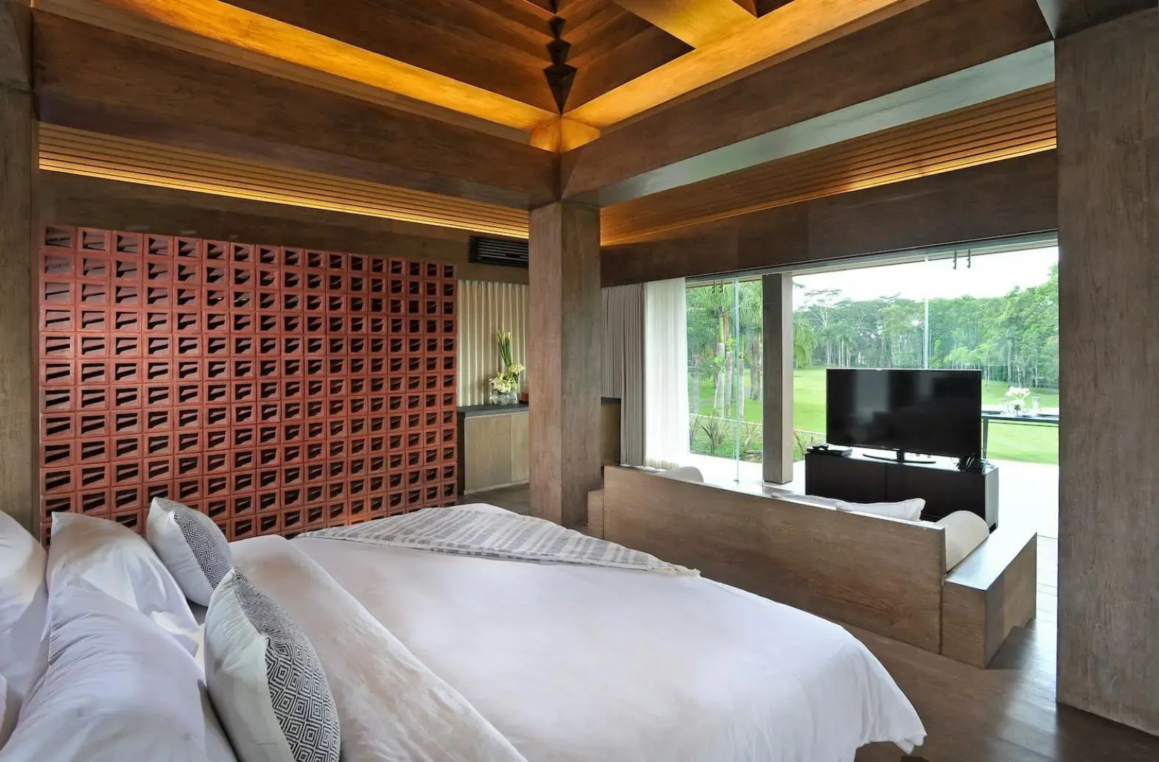 Djoglo Luxury Bungalow