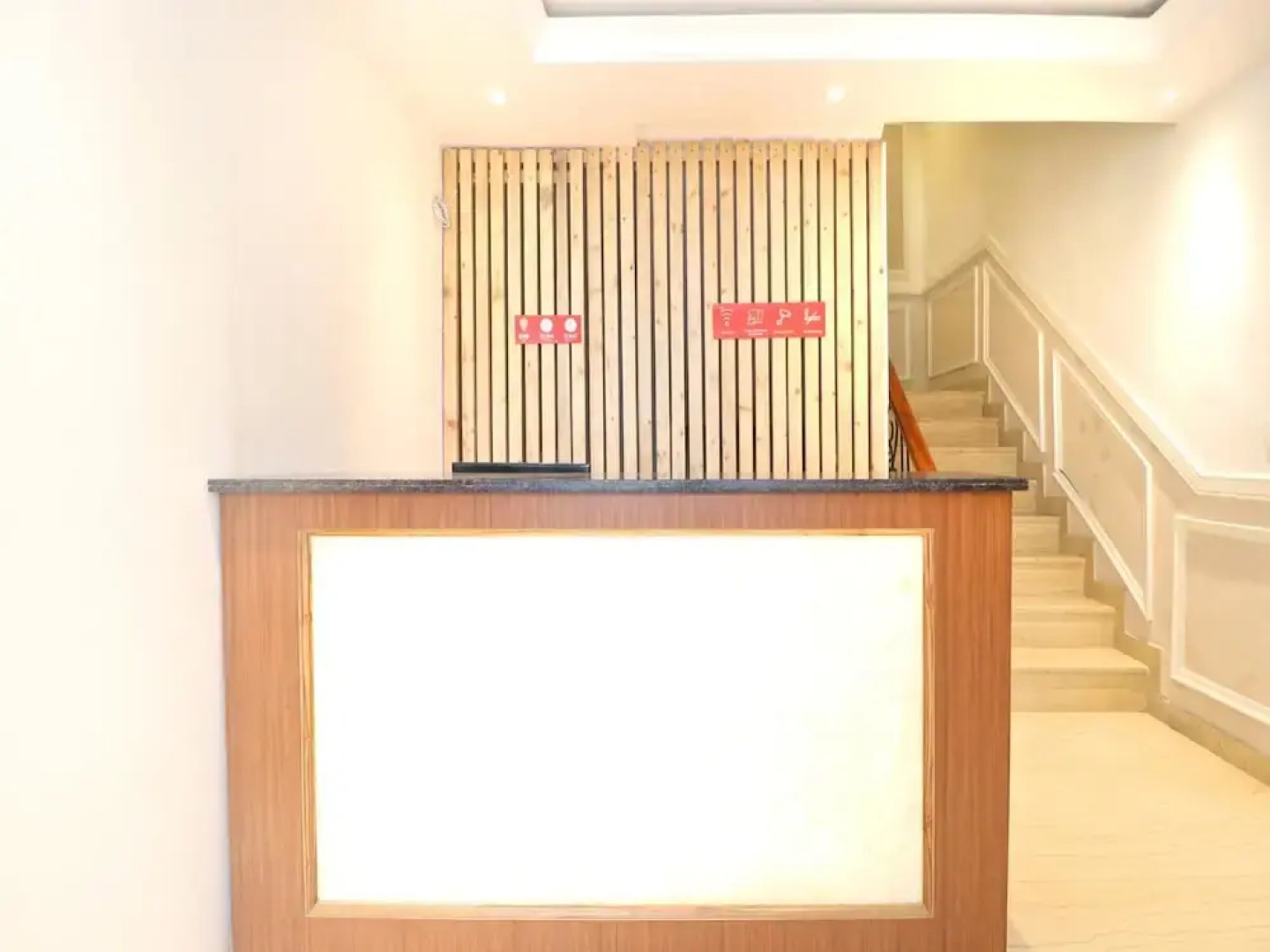 OYO 16082 Hotel Imperial Corner