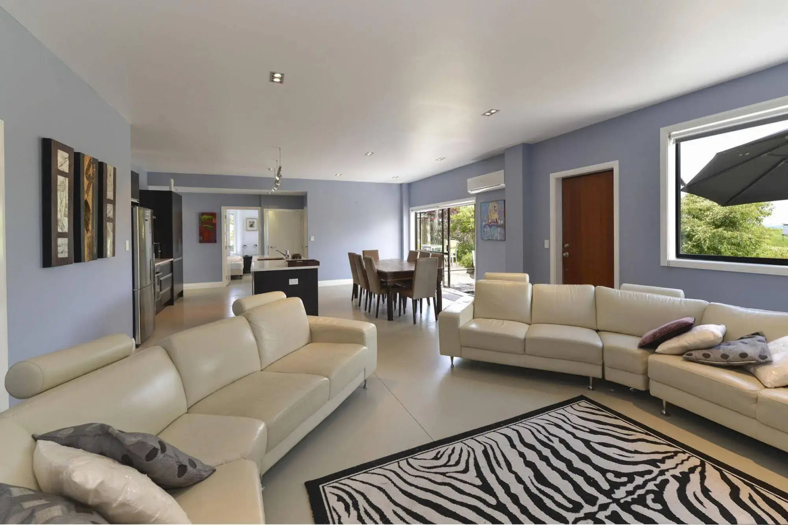 Lakefront Holiday Home