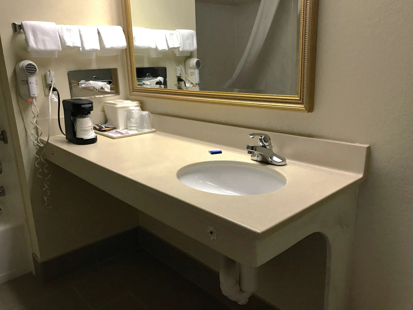 Best Western Inn & Suites