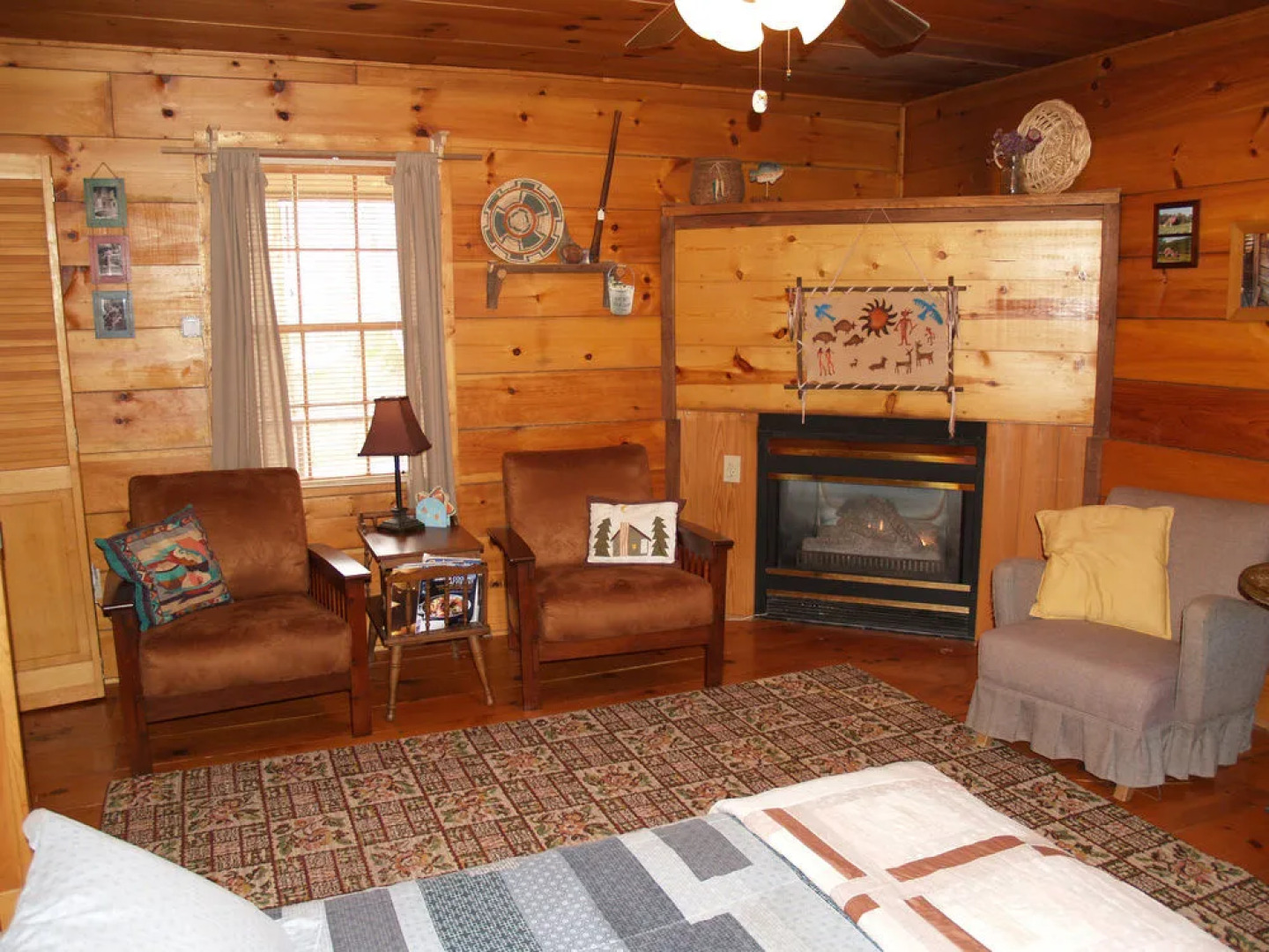 Henson Cove Place B&B with Cabin