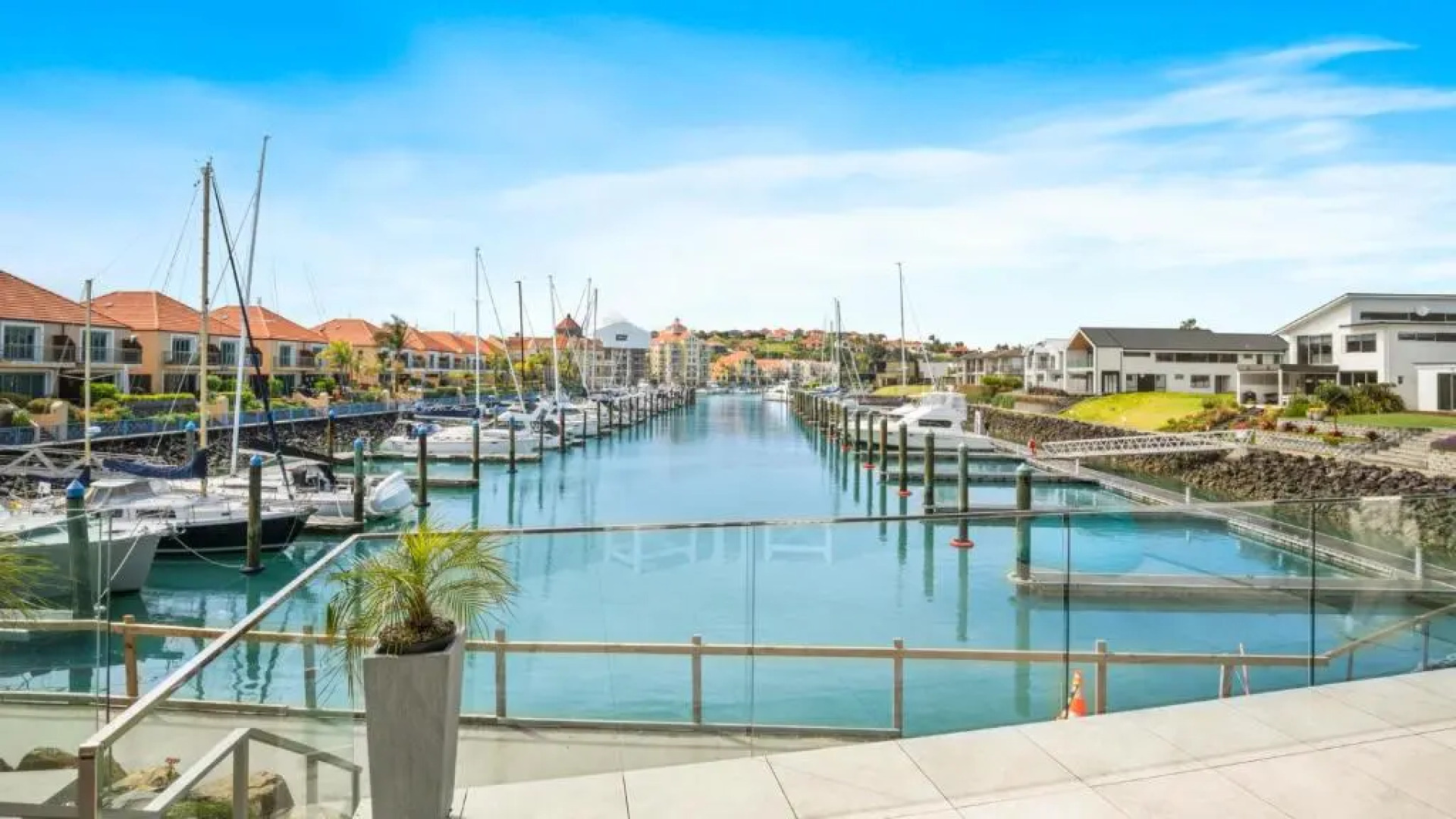 Tranquility Waters - Whangaparaoa Holiday Home