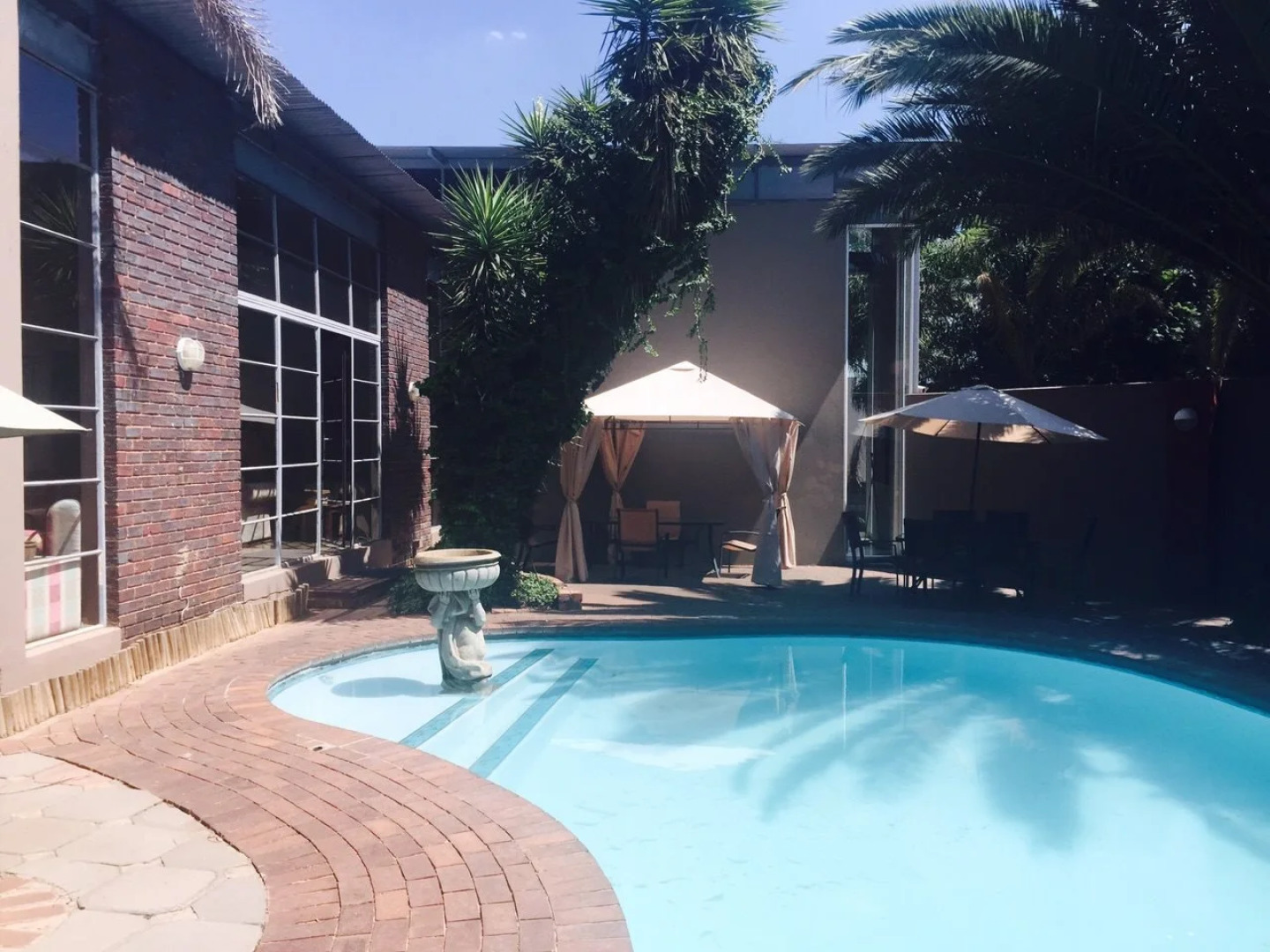 African Moon Corporate House