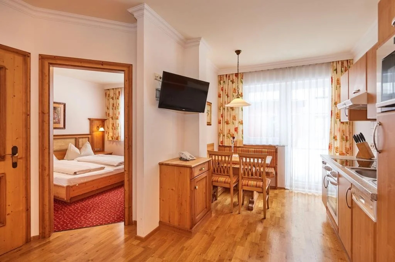 Hotel Almschlössl & Schrotteralm