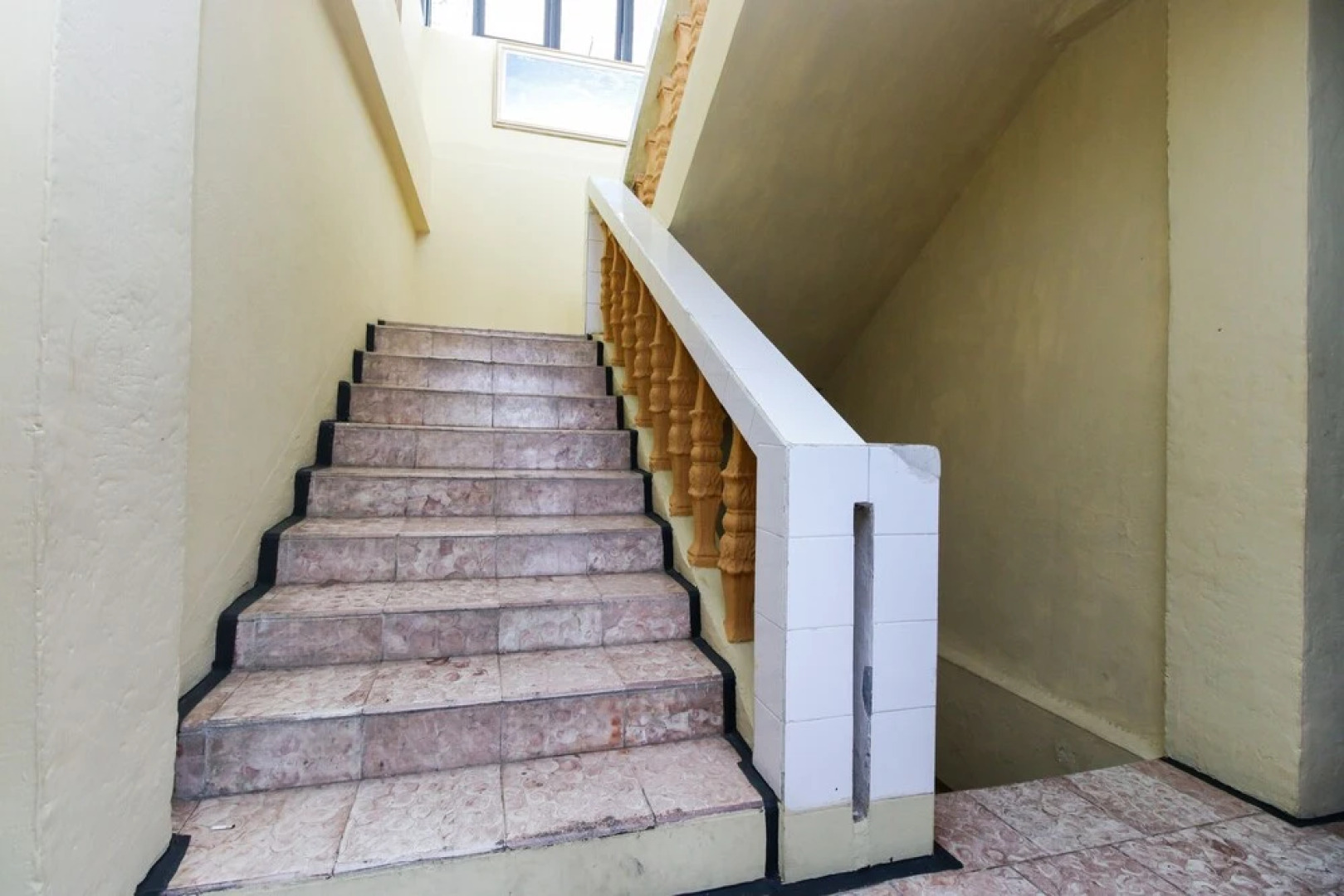 Airy Sipora Pora 4 Parapat