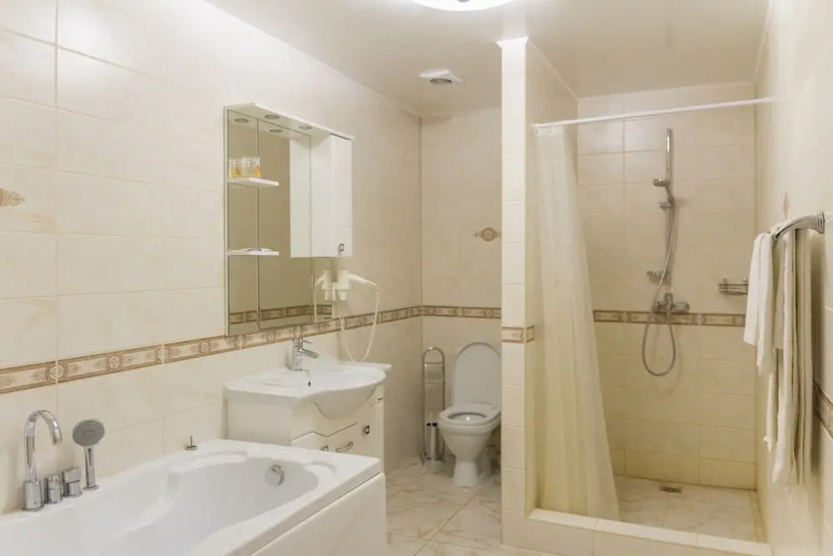 Отель «Оазис в лесу»