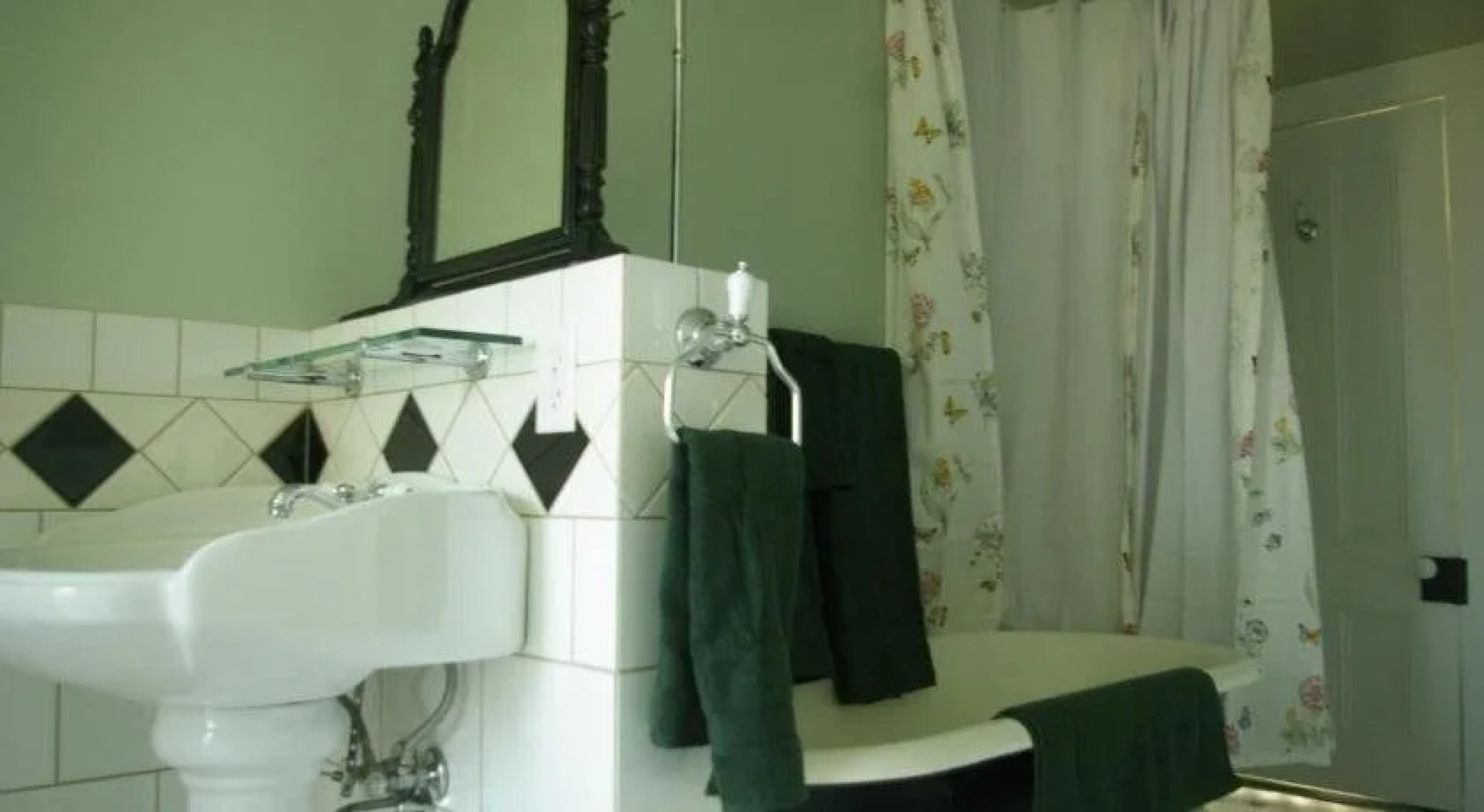 Holmesdale House Bed and Breakfast