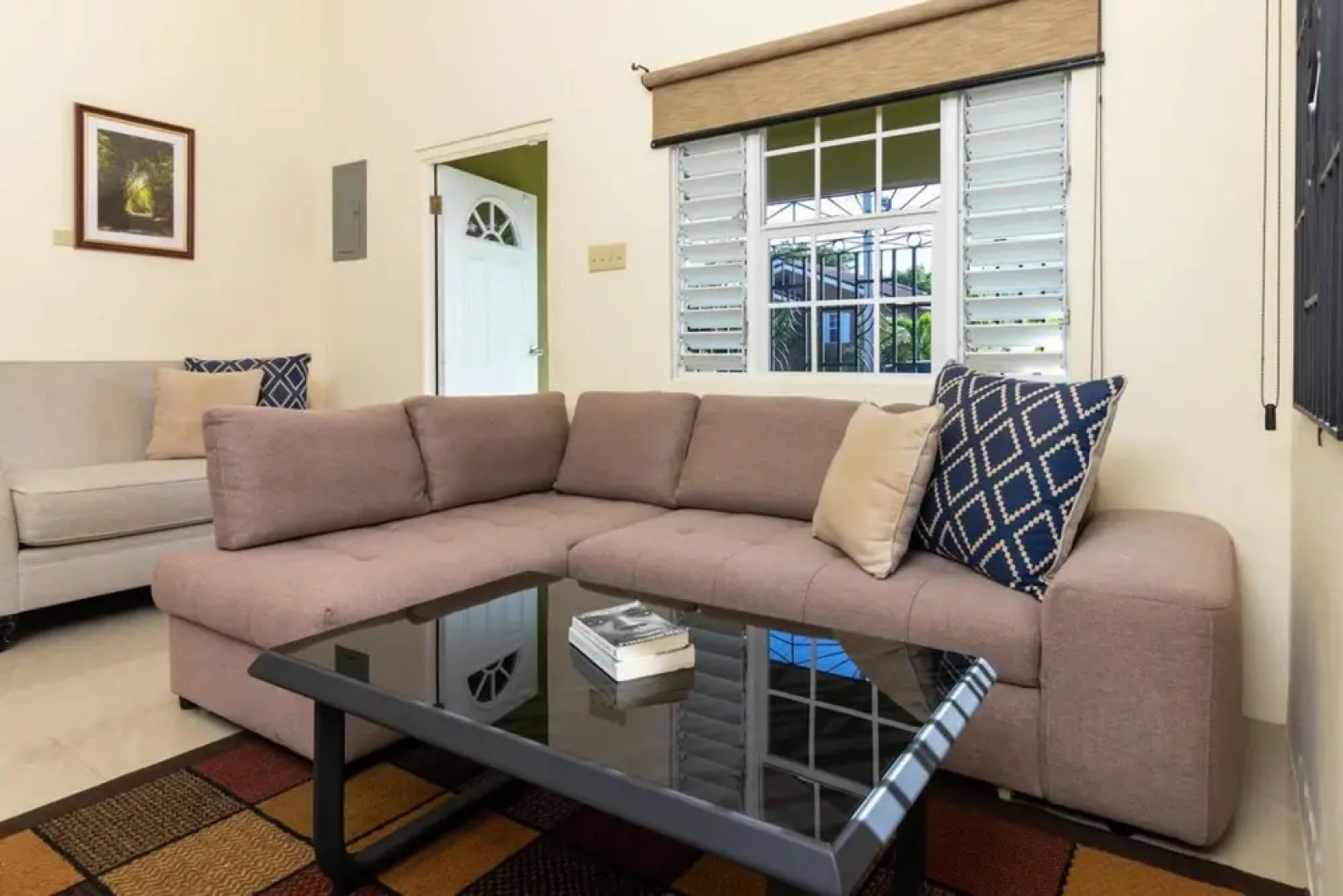 Private Pool Draxhall Gated Gym Tennis Full AC