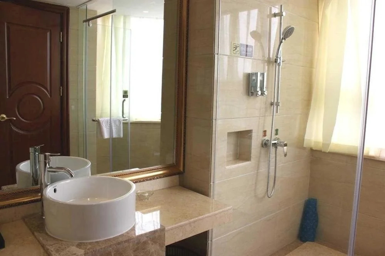 Elan Hotel (Zhengzhou Zhongyuan Road)