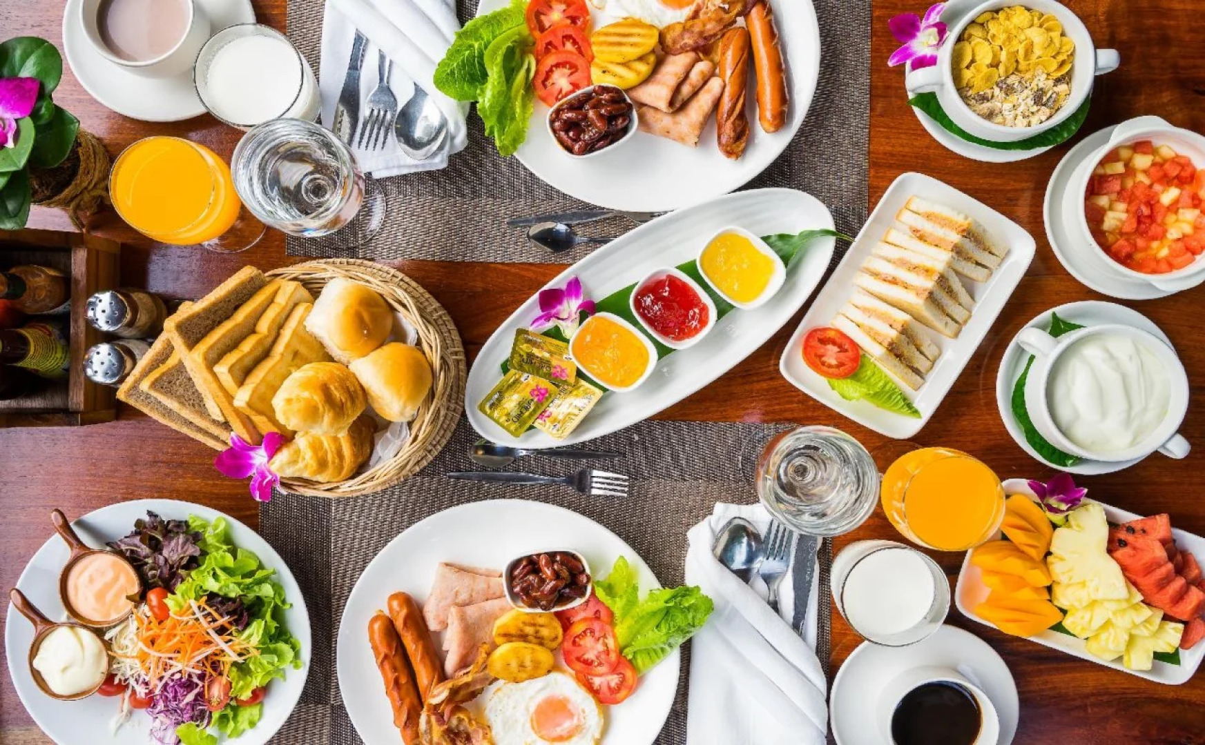 Hintok River Camp at Hellfire Pass