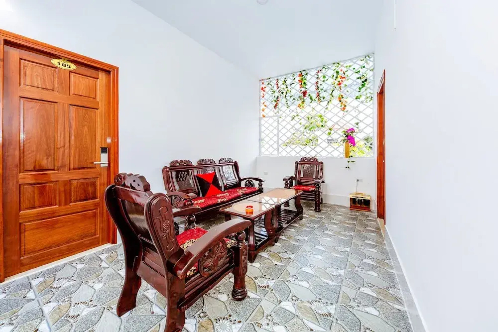 Super OYO 598 Peony Hotel