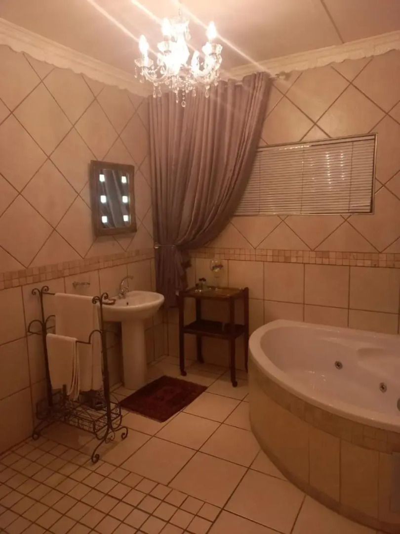 Michael-Angelo Guest House