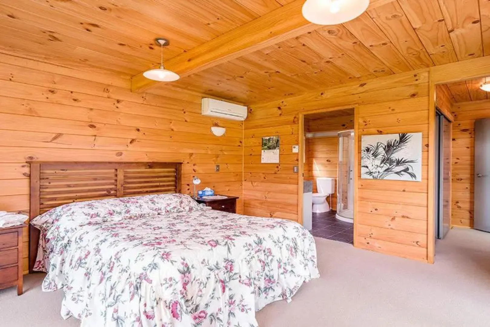 Lakeside Landing - Lake Tarawera Holiday Home
