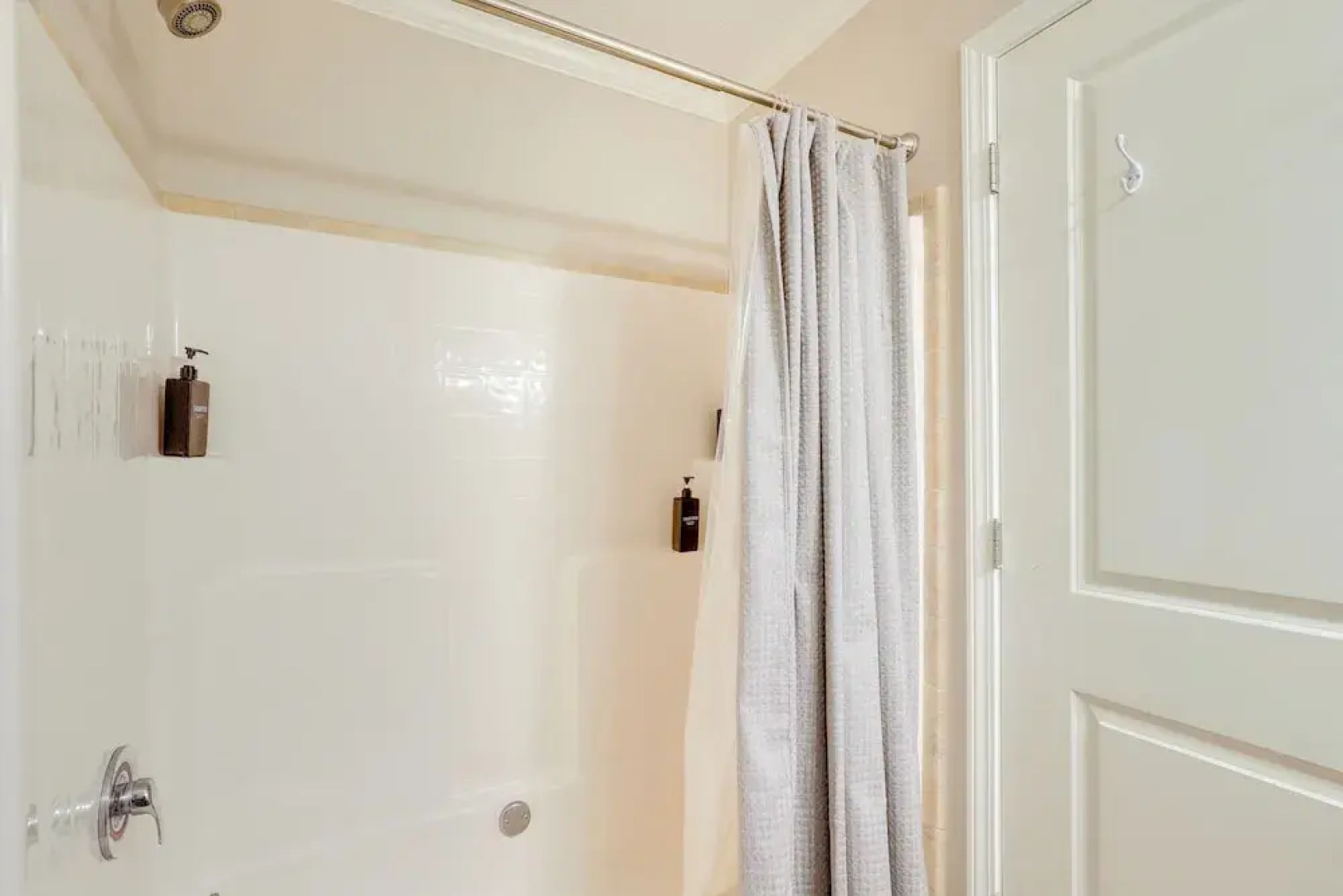 Black Mountain Retreat w/ Hot Tub + Mountain Views