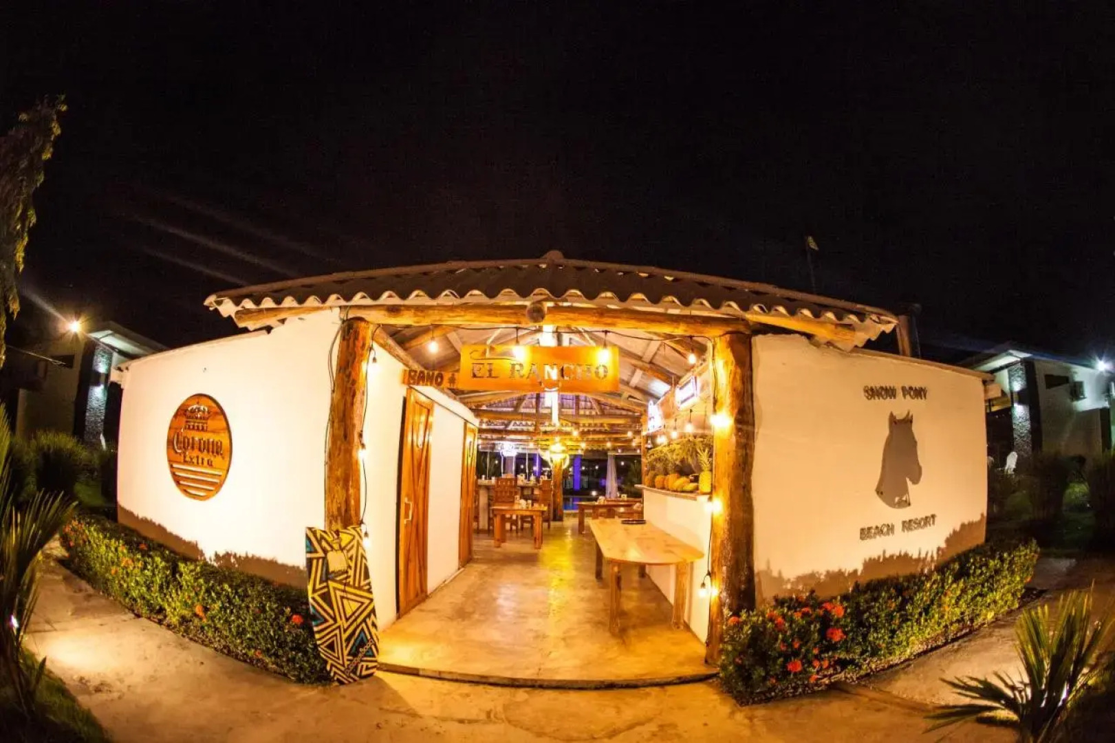 Show Pony Beach Resort and Suites