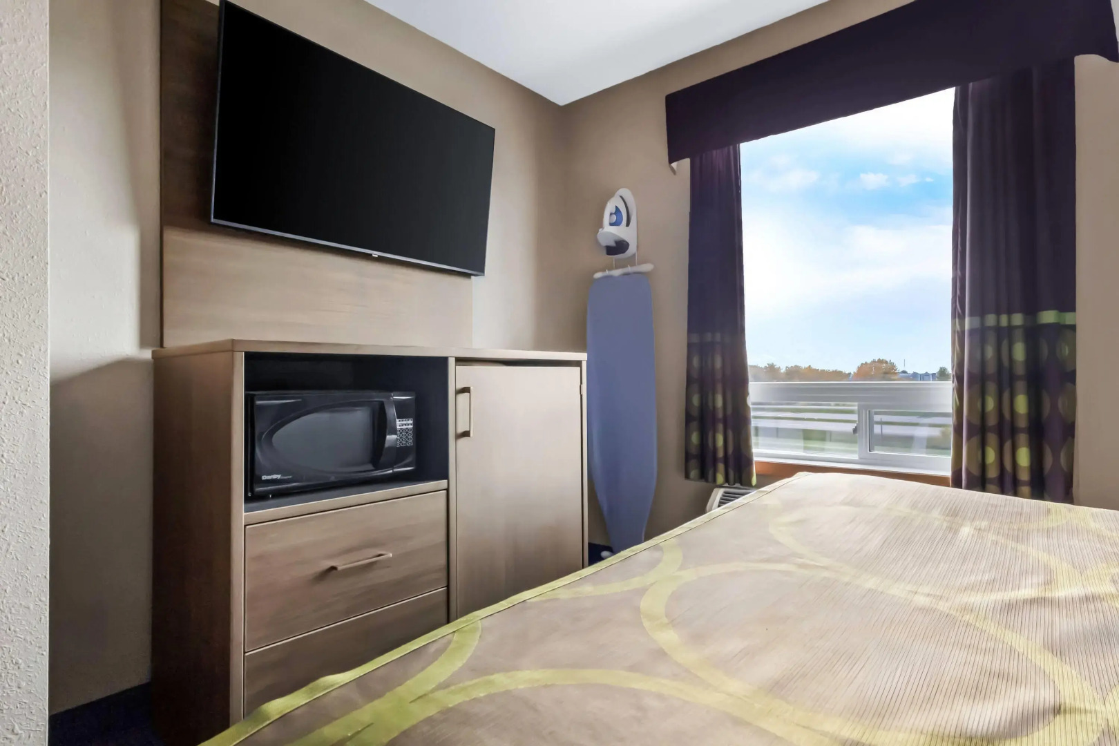 Super 8 by Wyndham Prince Albert