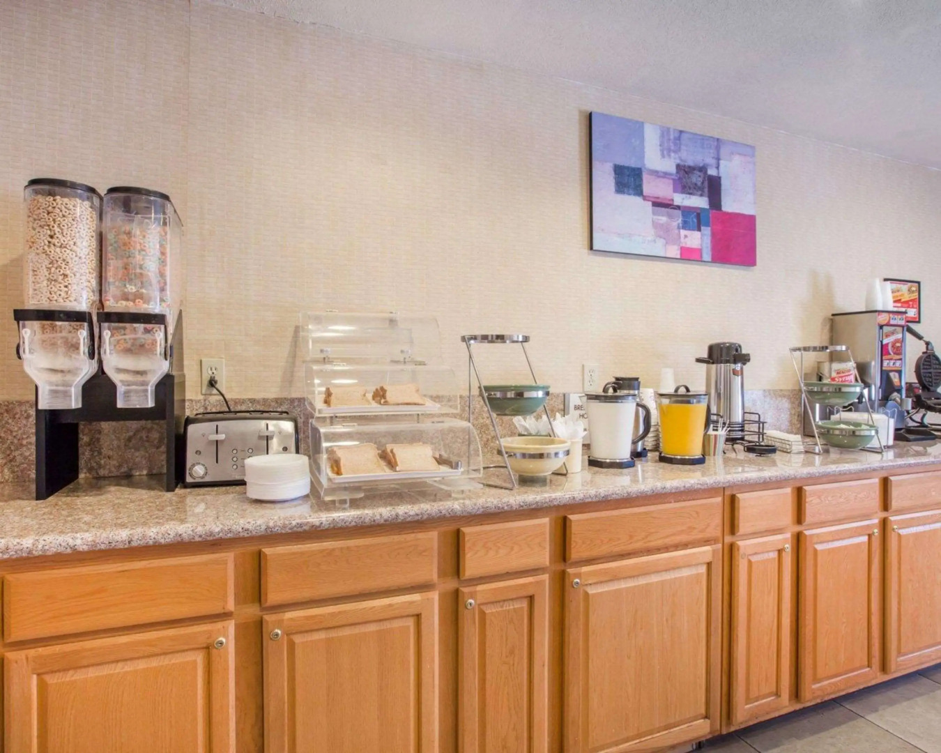 Econo Lodge Inn & Suites Lodi - Wine Country Area