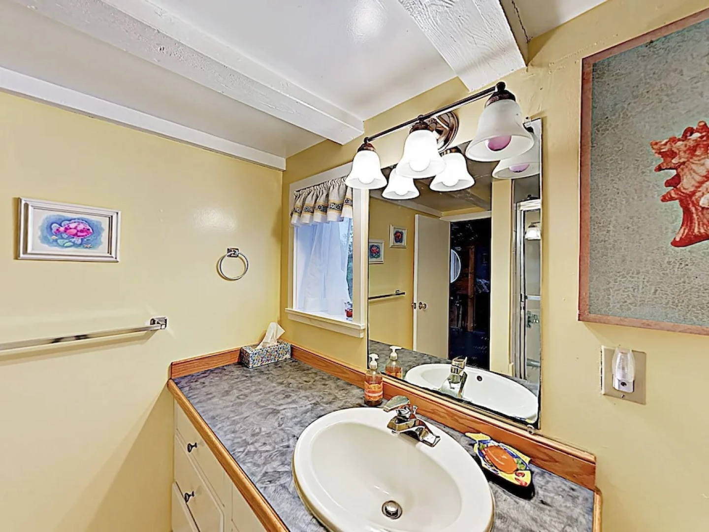 Ocean-view Sunrise - Steps To Beach 2 Bedroom Cottage